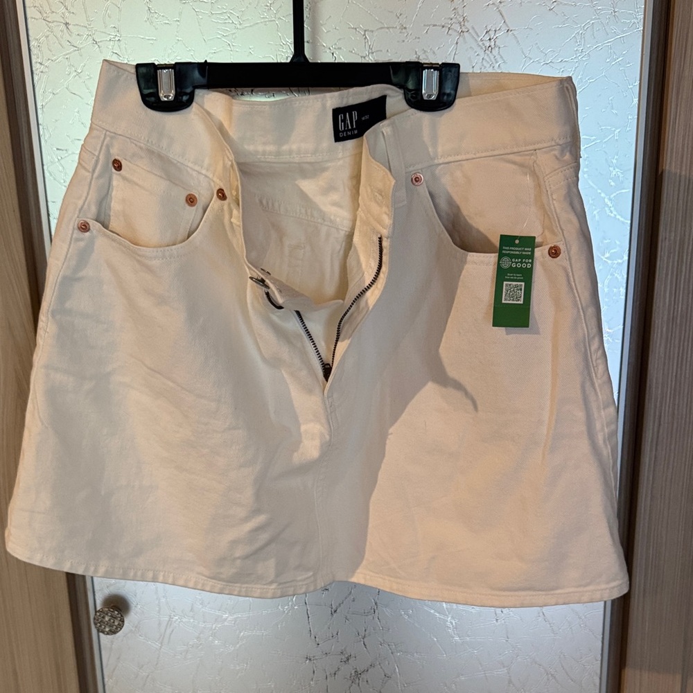 GAP Off-White A-Line Skirt